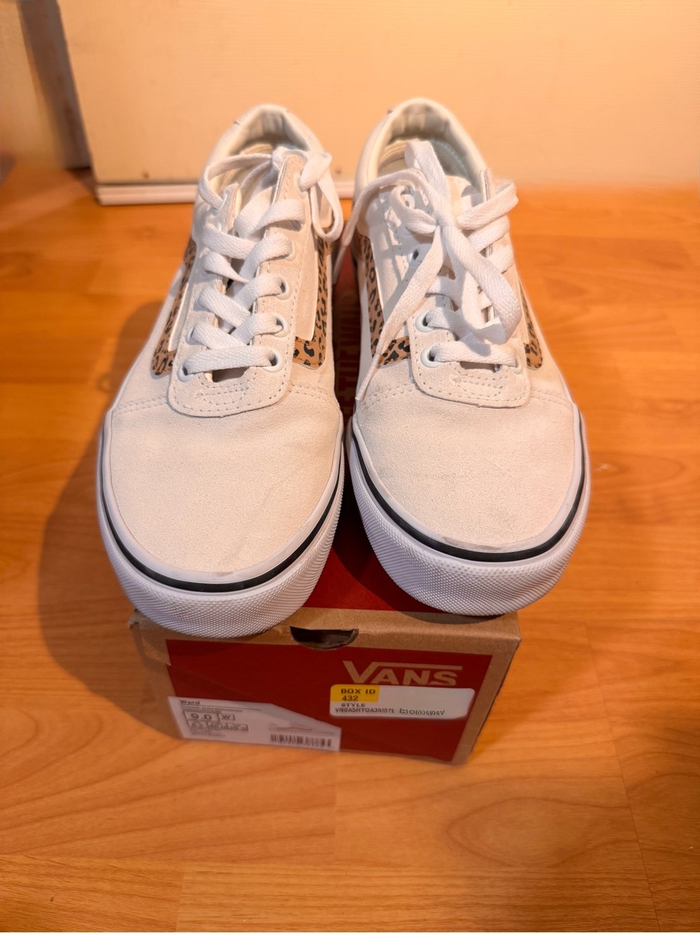 Vans White Sneakers with Leopard Side Panels Ward size 9